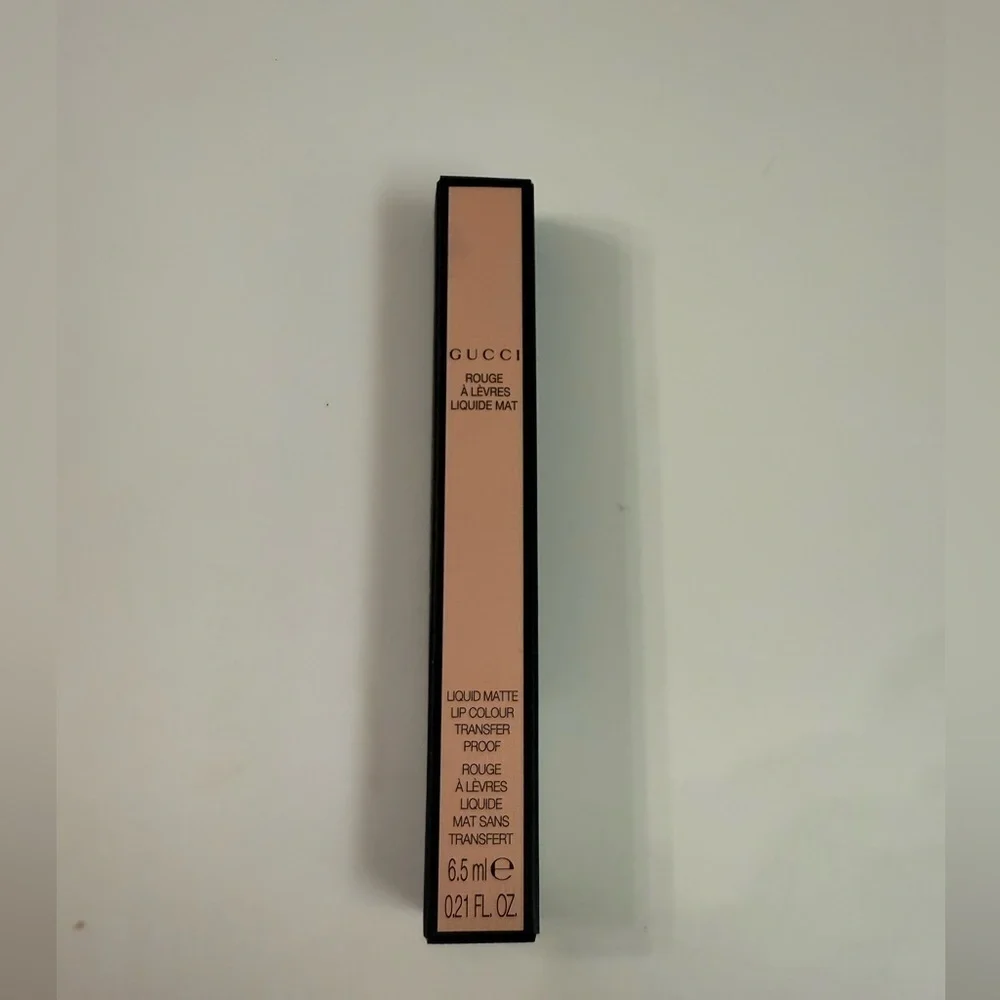 NWOT Gucci Transfer-Proof Matte Liquid Lipstick  Lizzie Tiger color